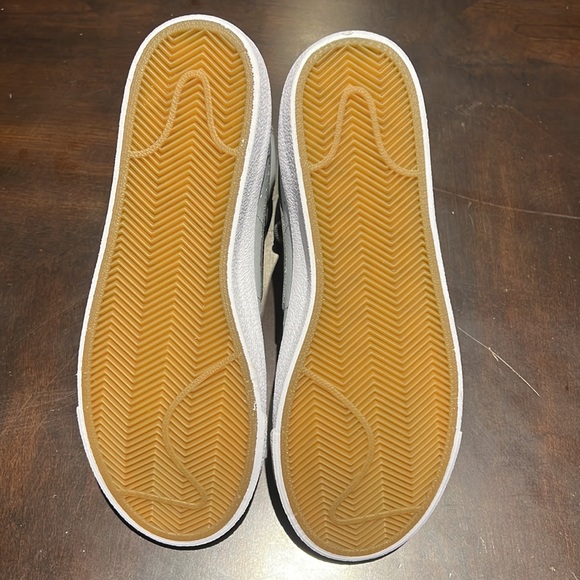 Nike Blazers Mid ‘77 - Picture 3 of 4